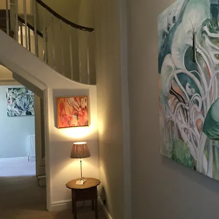 לינה וארוחת בוקר House