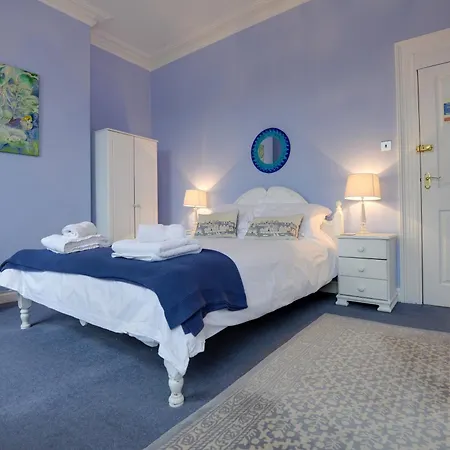 Bed & Breakfast House 4*