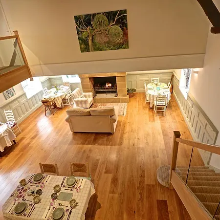 Grosmont House 4*